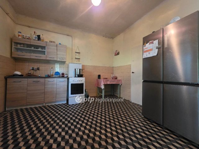 Eladó családi ház, Ugodon 18.9 M Ft, 2 szobás