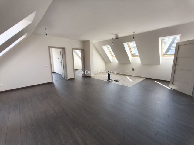 Eladó téglalakás, Kecskeméten 91 M Ft, 3 szobás