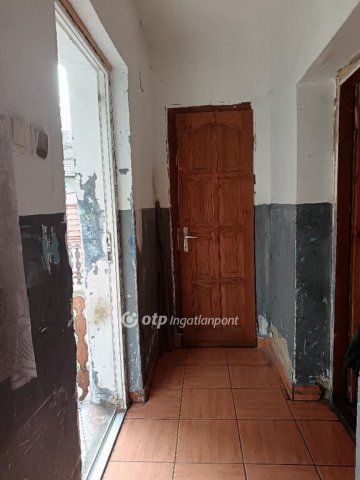 Eladó családi ház, Sárándon 41.5 M Ft, 2 szobás