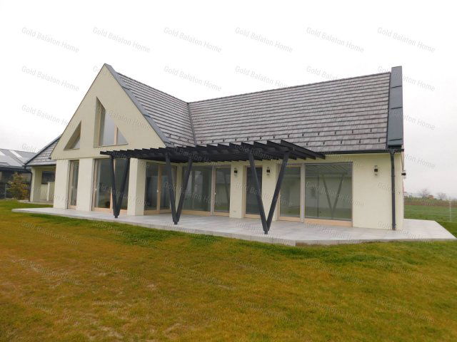 Eladó családi ház, Cserszegtomajon 172 M Ft, 4 szobás