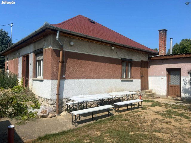 Eladó családi ház, Dombóváron 25 M Ft, 3 szobás