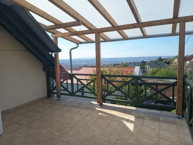 Eladó téglalakás, Pécsett 65 M Ft, 2+1 szobás