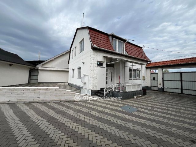 Eladó ipari ingatlan, Hajdúböszörményen 469 M Ft