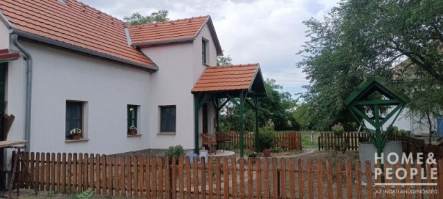 Eladó családi ház, Ásotthalmán 45 M Ft, 4 szobás