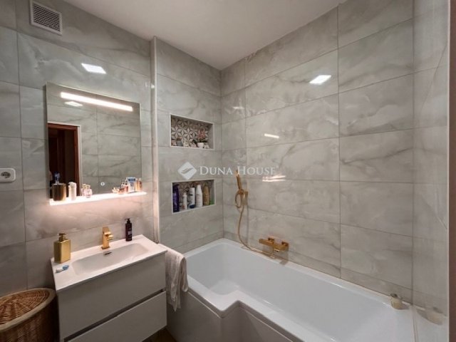 Eladó téglalakás, Zalaegerszegen 69.9 M Ft, 3 szobás