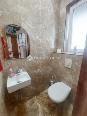 Eladó családi ház, Dunakeszin 250 M Ft, 4 szobás