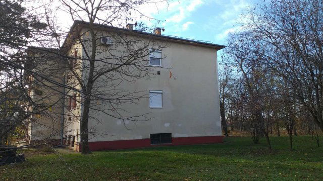 Eladó téglalakás, Mezőtúron, Földvári úton 15.4 M Ft