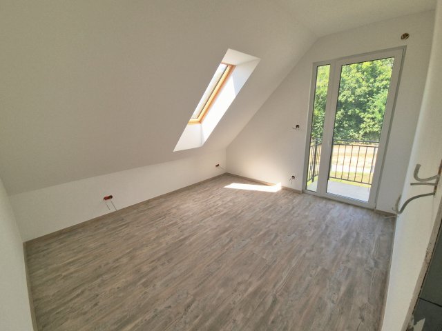 Eladó ikerház, Vácon 119.9 M Ft, 4 szobás / költözzbe.hu