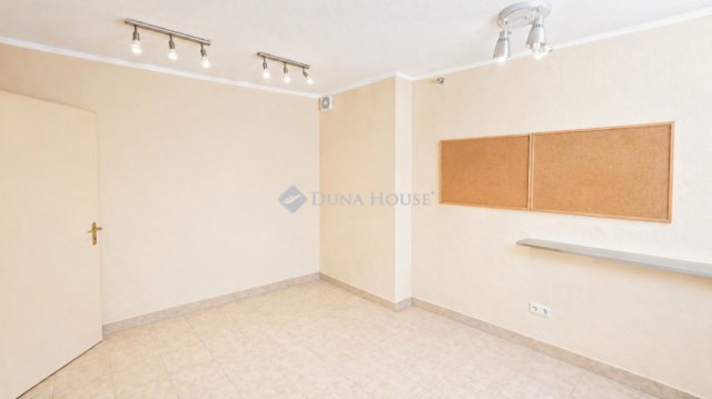 Eladó családi ház, Budapesten, XVI. kerületben 142 M Ft