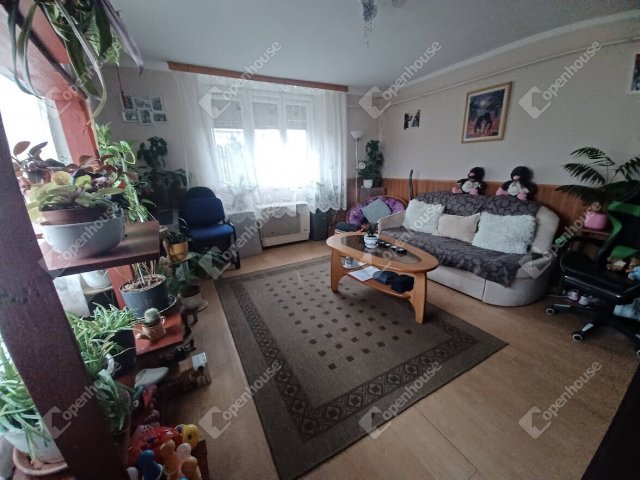 Eladó családi ház, Debrecenben 62.9 M Ft, 5 szobás