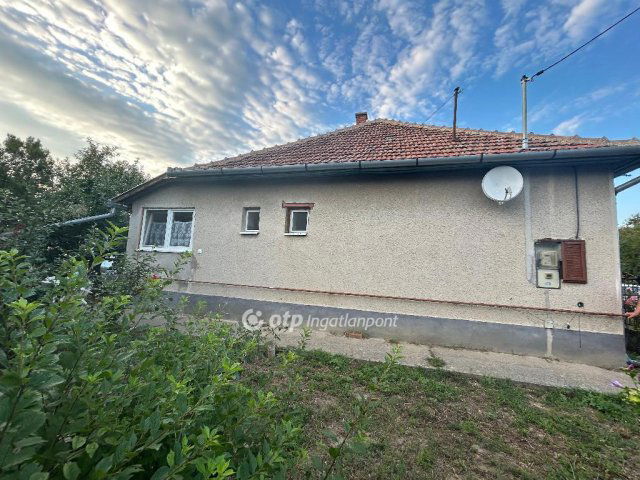 Eladó családi ház, Zsákán 13.4 M Ft, 2+1 szobás