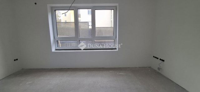 Eladó téglalakás, Pécsett 79.9 M Ft, 2+1 szobás