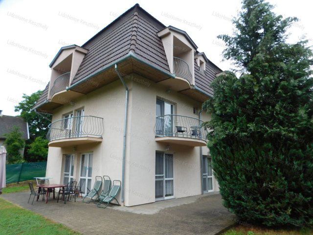 Eladó hotel, Zalakaroson 355.52 M Ft, 17 szobás