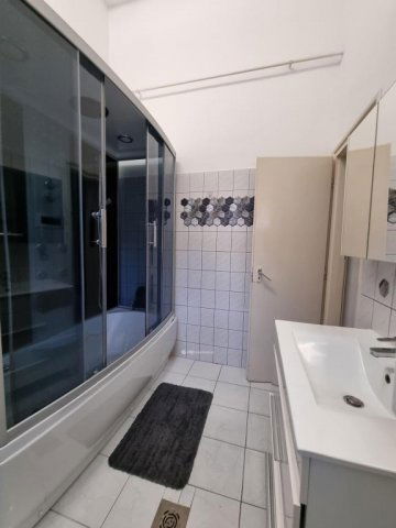 Eladó téglalakás, Devecseren 24.9 M Ft, 2+1 szobás