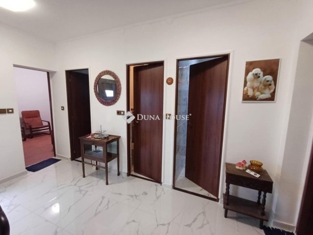 Eladó családi ház, Hatvanban 95 M Ft, 3 szobás