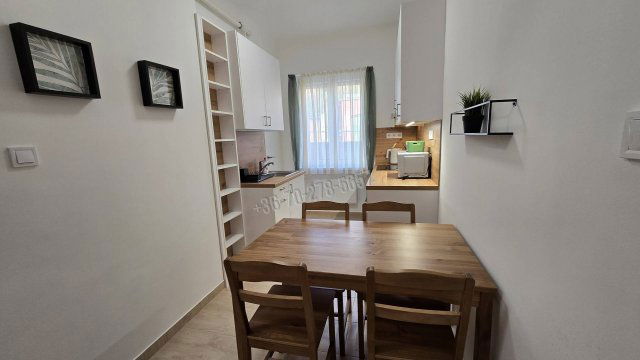 Kiadó téglalakás, albérlet, Pécsett 180 E Ft / hó, 2 szobás