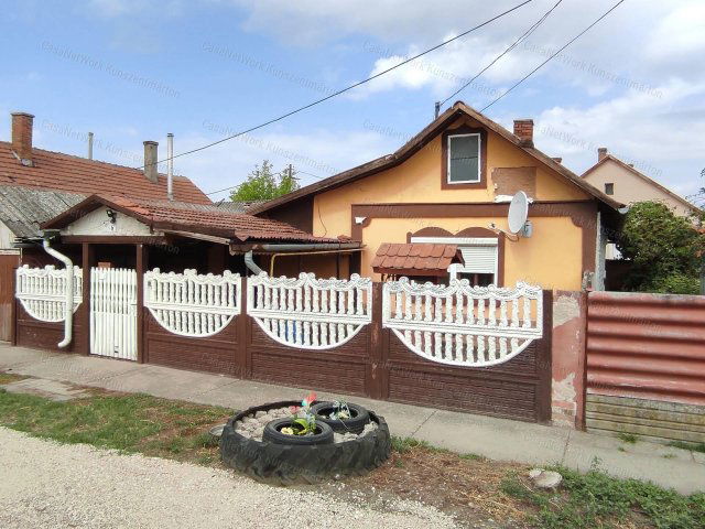 Eladó családi ház, Cibakházán 15 M Ft, 3+1 szobás