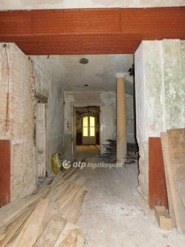 Eladó ipari ingatlan, Sásdon 500 M Ft / költözzbe.hu