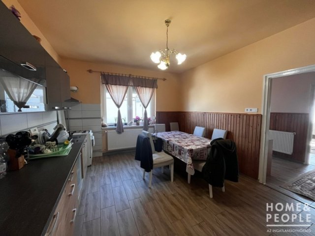Eladó családi ház, Szatymazon 85 M Ft, 3 szobás