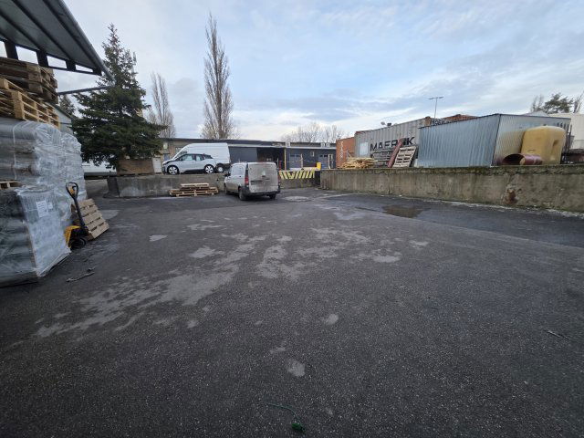 Eladó ipari ingatlan, Budapesten, XVII. kerületben, Cinkotai úton