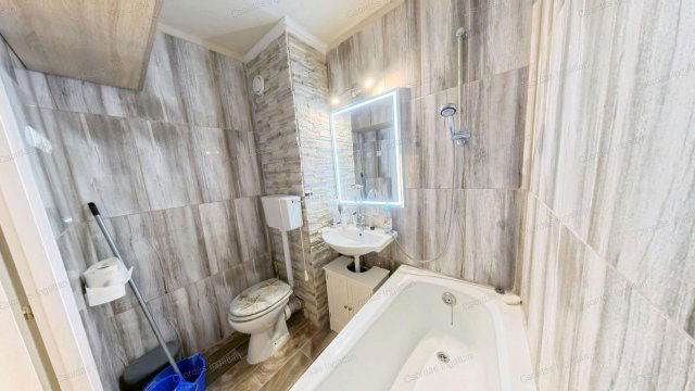 Eladó panellakás, Várpalotán, Jókai utcában 41 M Ft