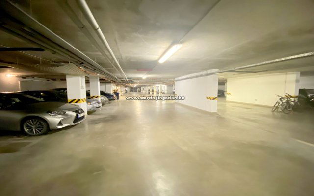 Eladó garázs, Budapesten, XIV. kerületben, Vezér utcában 8 M Ft