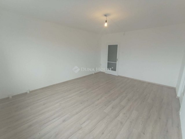 Eladó panellakás, Kecskeméten 47.9 M Ft, 2 szobás