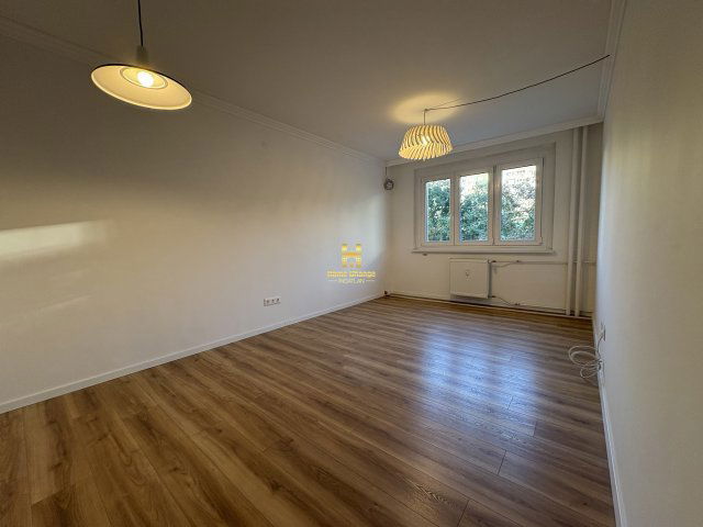 Eladó panellakás, Budapesten, III. kerületben, Zápor utcában