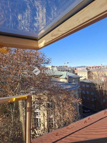 Eladó téglalakás, Budapesten, VIII. kerületben, Mária utcában