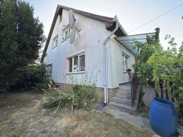 Eladó családi ház, Kistarcsán 131 M Ft, 5 szobás