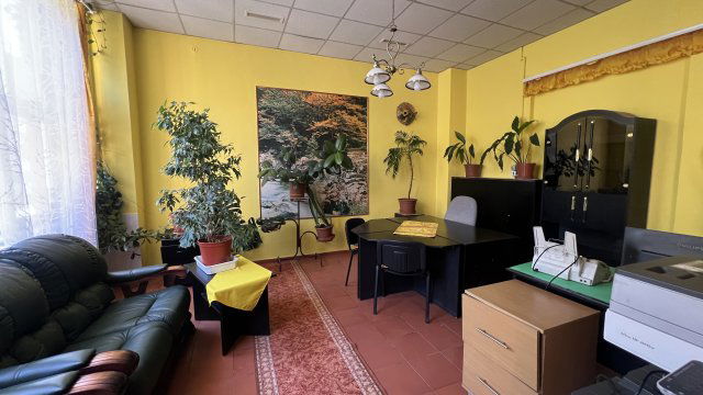 Eladó iroda, Baján 102 M Ft, 6 szobás / költözzbe.hu