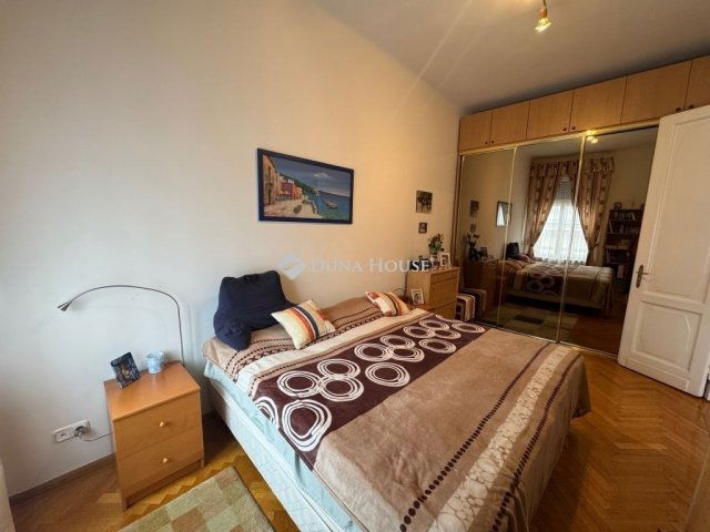 Eladó téglalakás, Budapesten, V. kerületben 170 M Ft, 2 szobás