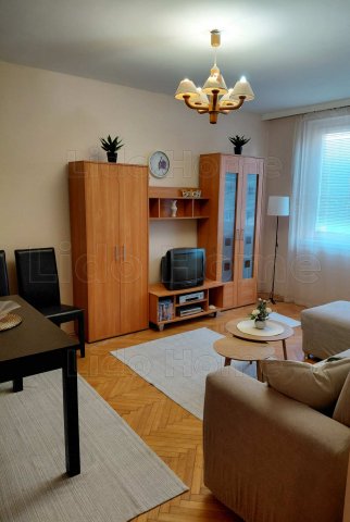 Eladó panellakás, Tatabányán 37.5 M Ft, 1+1 szobás