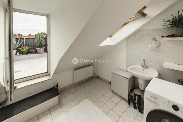 Eladó téglalakás, Kecskeméten 73.49 M Ft, 4 szobás