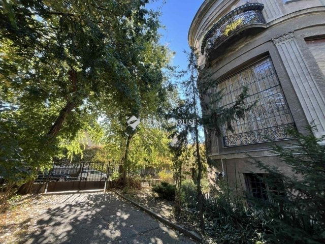 Eladó téglalakás, Budapesten, XIV. kerületben 180 M Ft, 4 szobás