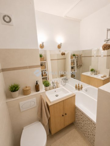 Eladó panellakás, Veszprémben 44.5 M Ft, 2 szobás