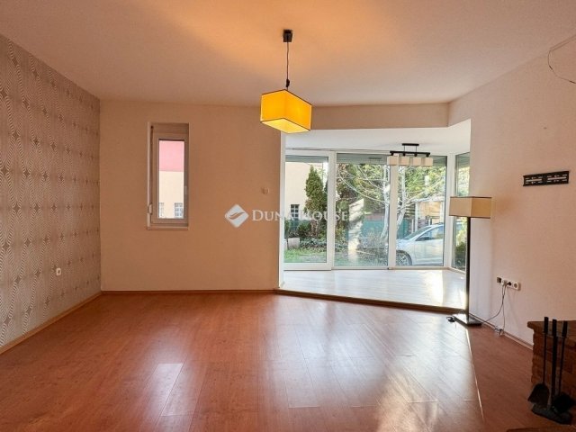 Eladó ikerház, Biatorbágyon 133 M Ft, 5 szobás