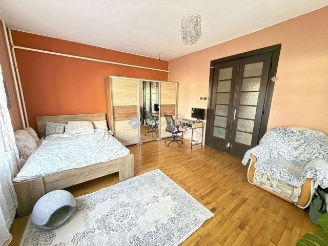 Eladó családi ház, Kistarcsán 131 M Ft, 5 szobás