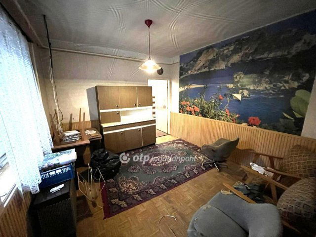 Eladó családi ház, Kunszentmiklóson 27.5 M Ft, 3 szobás