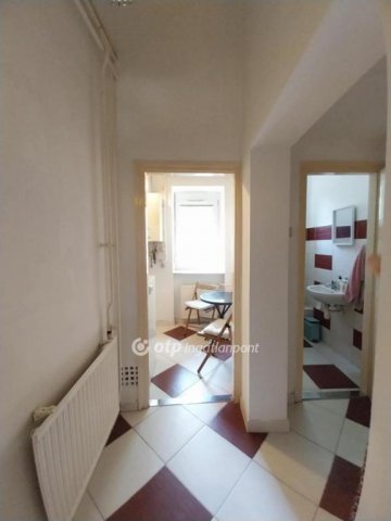 Eladó téglalakás, Nyíregyházán 42.8 M Ft, 1 szobás