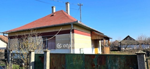 Eladó családi ház, Mikepércsen 49.9 M Ft, 2 szobás