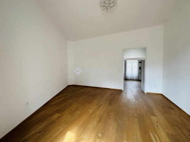 Eladó téglalakás, Budapesten, VIII. kerületben 109 M Ft