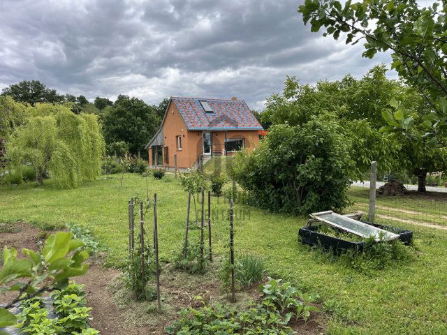 Eladó nyaraló, Kővágószőlősön 35 M Ft, 2 szobás