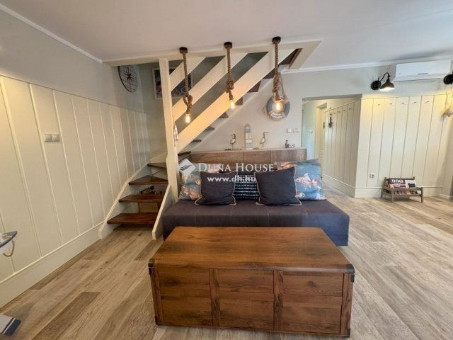 Eladó családi ház, Balatonkenesén 499 M Ft, 3 szobás