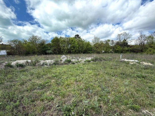 Eladó telek, Balatonkenesén 100 M Ft / költözzbe.hu