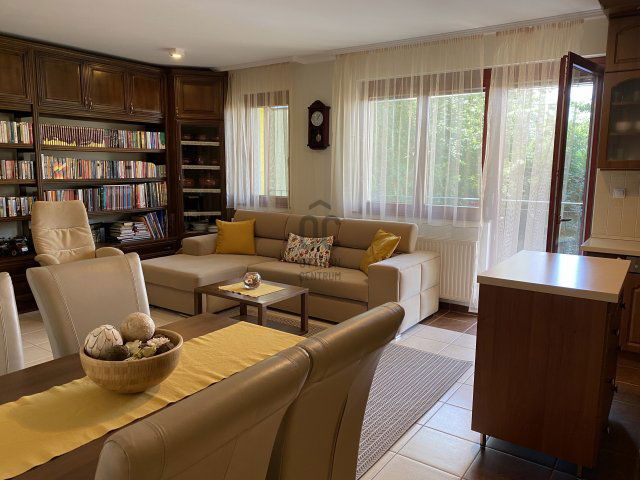 Eladó téglalakás, Szolnokon 64.9 M Ft, 3 szobás