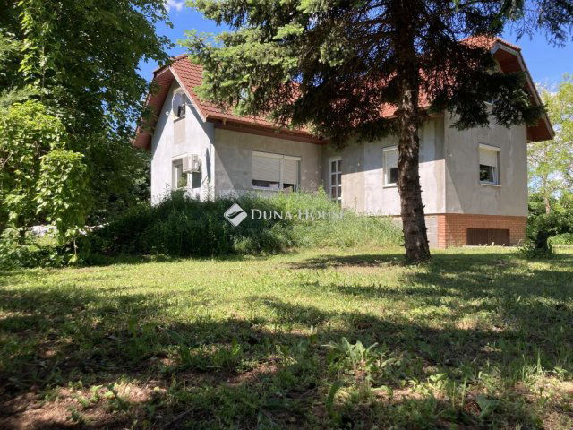 Eladó családi ház, Érden 179 M Ft, 5 szobás