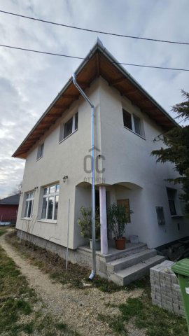 Eladó családi ház, Szigetszentmiklóson 159.9 M Ft, 8 szobás