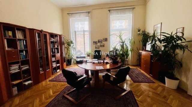 Eladó téglalakás, Budapesten, VI. kerületben 93 M Ft, 2 szobás