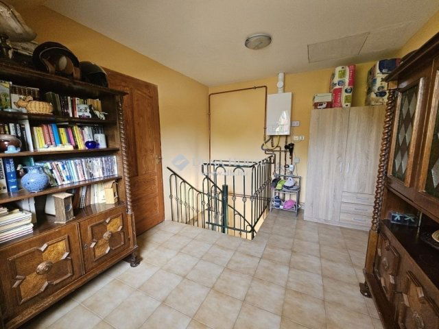 Eladó családi ház, Orfűn 134 M Ft, 6 szobás